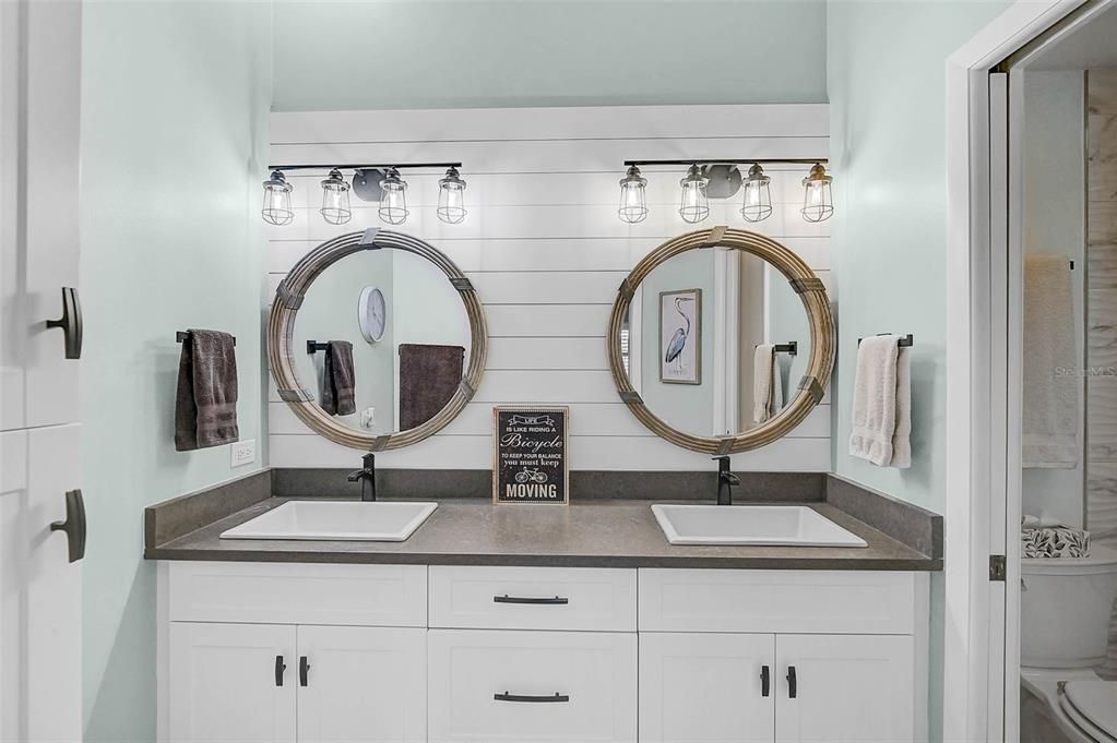 For Sale: $419,000 (2 beds, 2 baths, 1413 Square Feet)