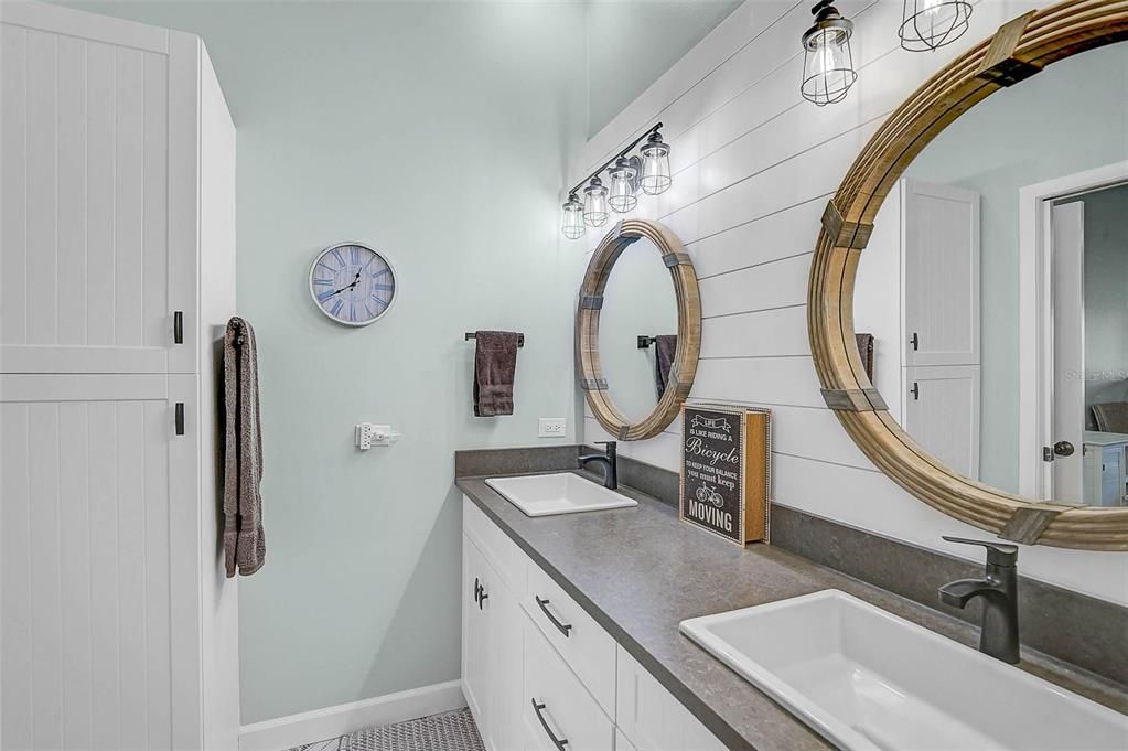 For Sale: $419,000 (2 beds, 2 baths, 1413 Square Feet)