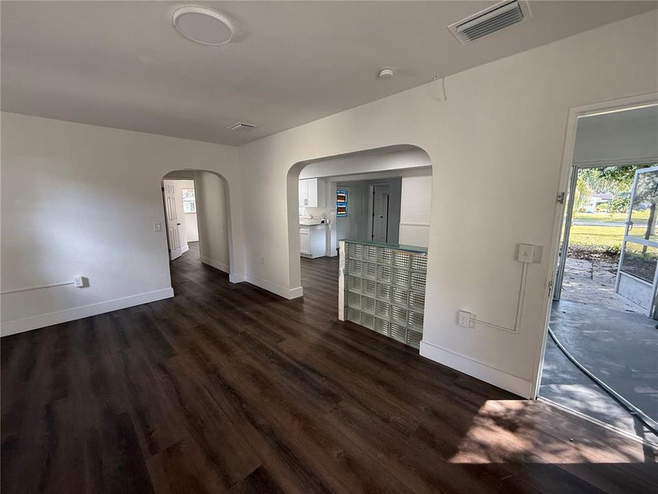 En Venta: $249,950 (3 camas, 2 baños, 1200 Pies cuadrados)