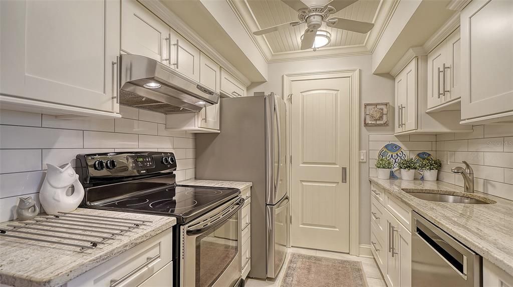 Active With Contract: $175,000 (2 beds, 2 baths, 1178 Square Feet)