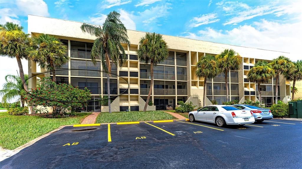 Active With Contract: $175,000 (2 beds, 2 baths, 1178 Square Feet)