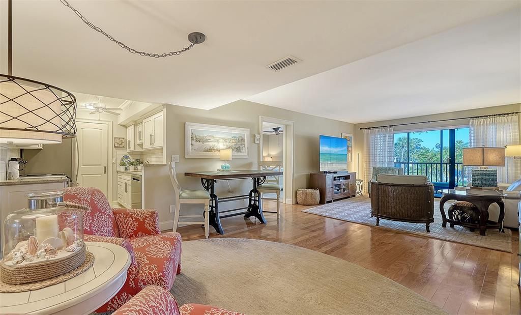 Active With Contract: $175,000 (2 beds, 2 baths, 1178 Square Feet)