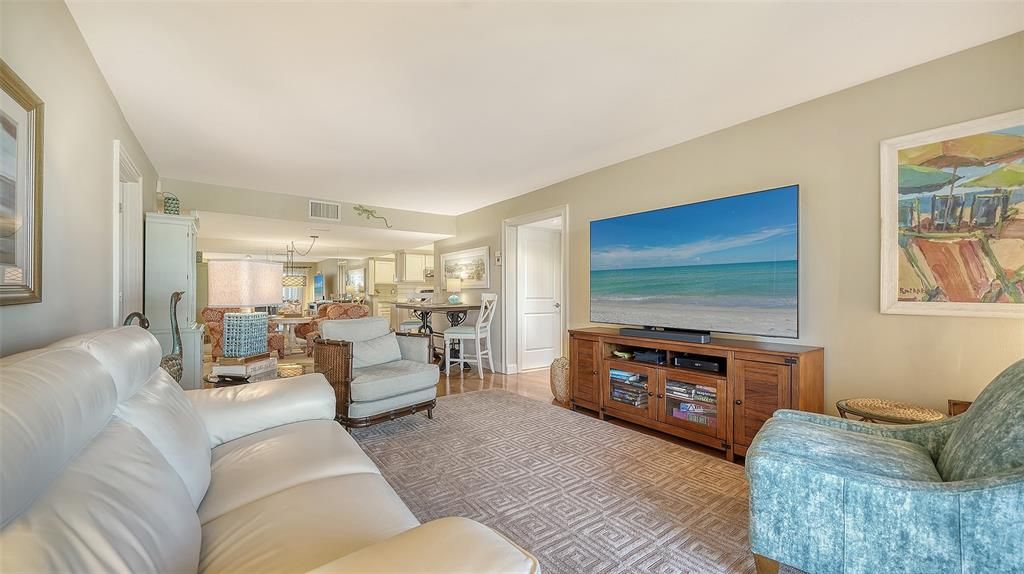 Active With Contract: $175,000 (2 beds, 2 baths, 1178 Square Feet)