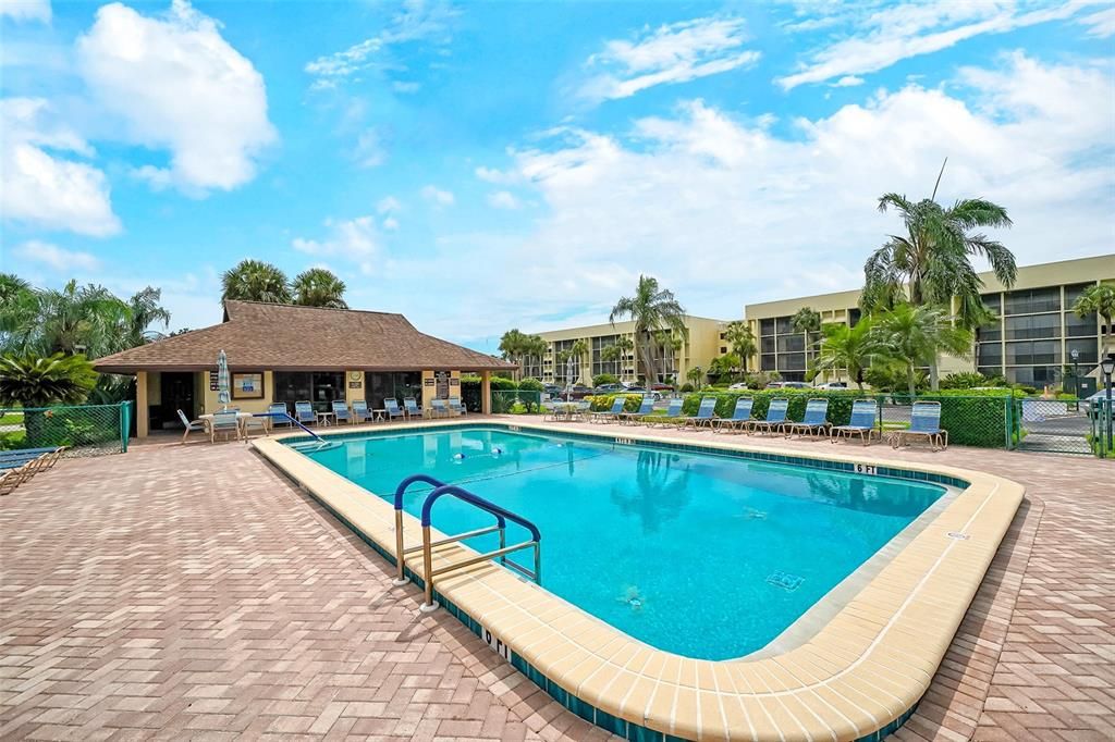 Active With Contract: $175,000 (2 beds, 2 baths, 1178 Square Feet)