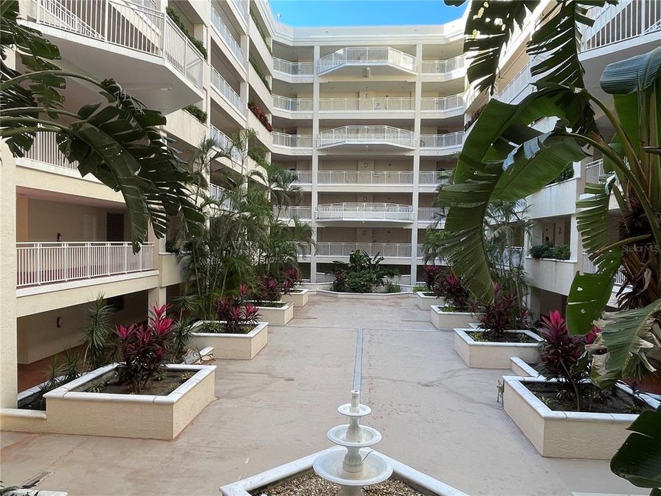 For Rent: $1,800 (2 beds, 2 baths, 1245 Square Feet)