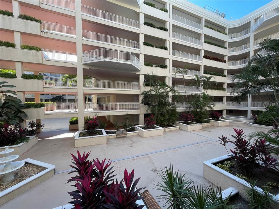 For Rent: $1,800 (2 beds, 2 baths, 1245 Square Feet)