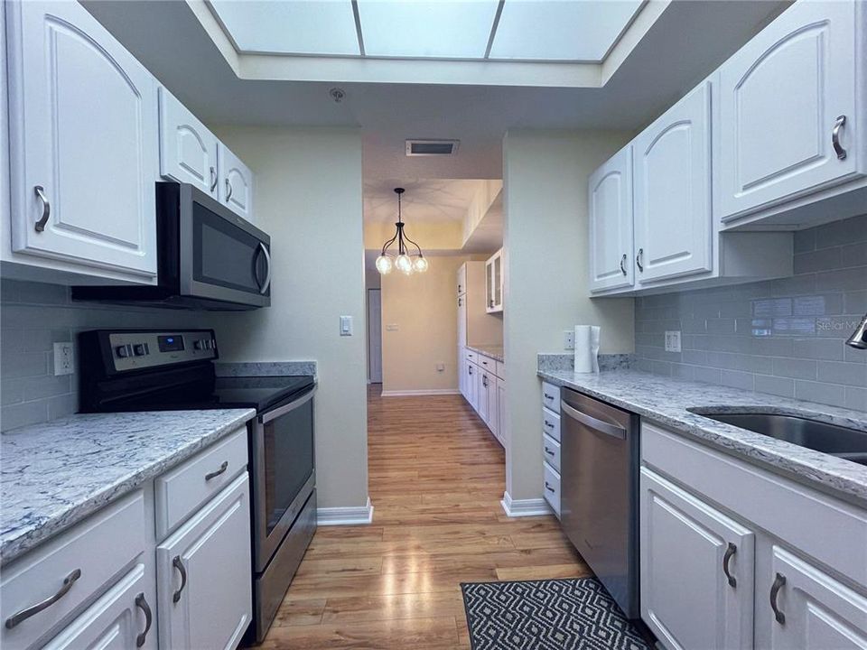 For Rent: $1,800 (2 beds, 2 baths, 1245 Square Feet)