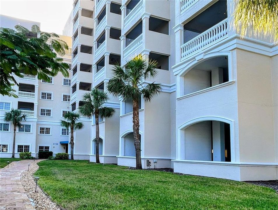 For Rent: $1,800 (2 beds, 2 baths, 1245 Square Feet)