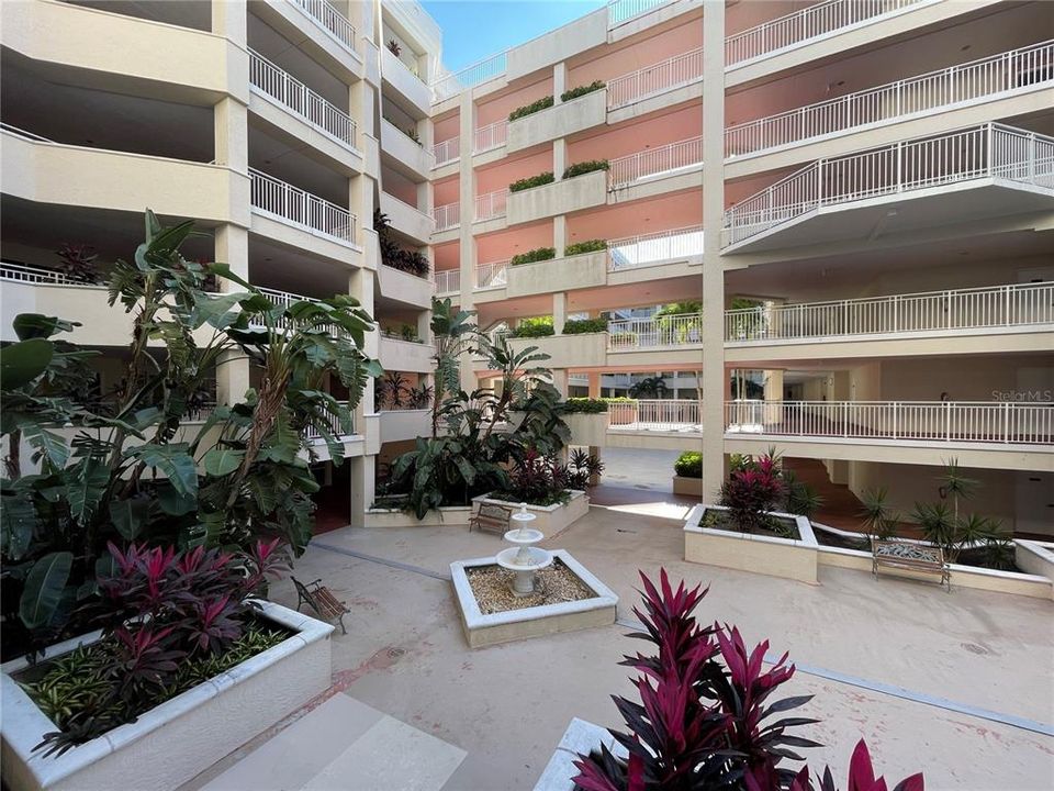 For Rent: $1,800 (2 beds, 2 baths, 1245 Square Feet)