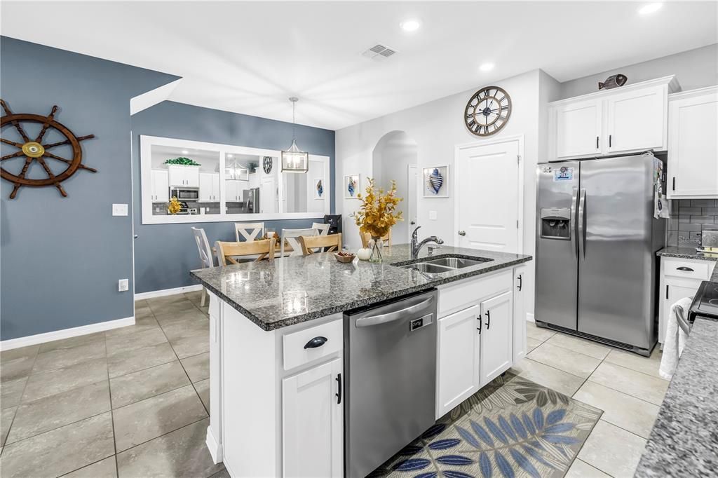 待售: $375,000 (3 贝兹, 2 浴室, 1724 平方英尺)