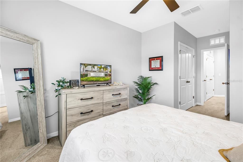 待售: $375,000 (3 贝兹, 2 浴室, 1724 平方英尺)