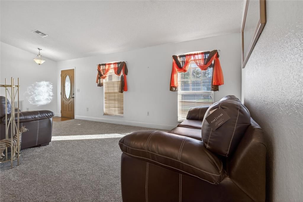 For Sale: $381,000 (4 beds, 2 baths, 1853 Square Feet)