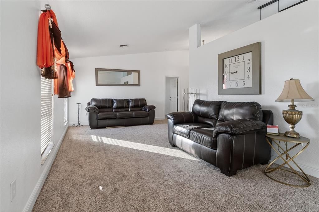 For Sale: $381,000 (4 beds, 2 baths, 1853 Square Feet)