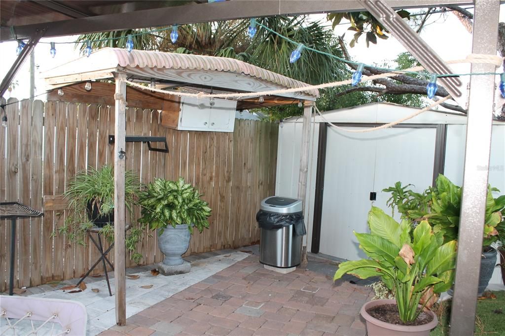 待售: $290,000 (2 贝兹, 1 浴室, 1028 平方英尺)