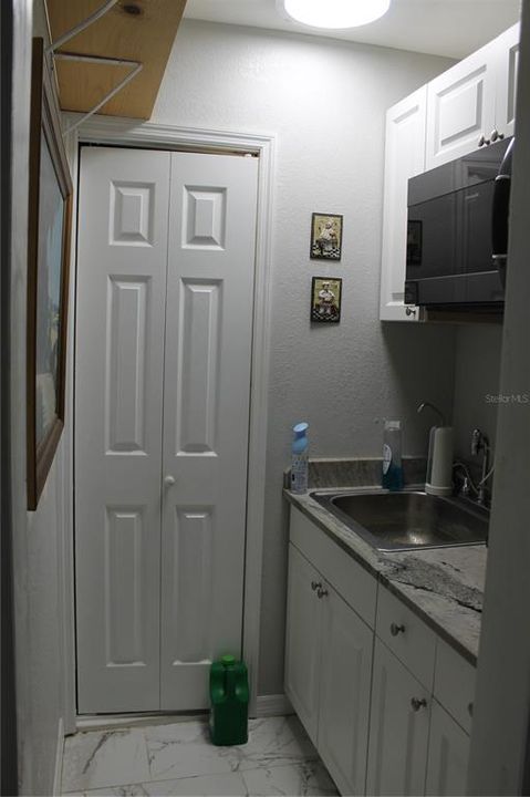 待售: $290,000 (2 贝兹, 1 浴室, 1028 平方英尺)