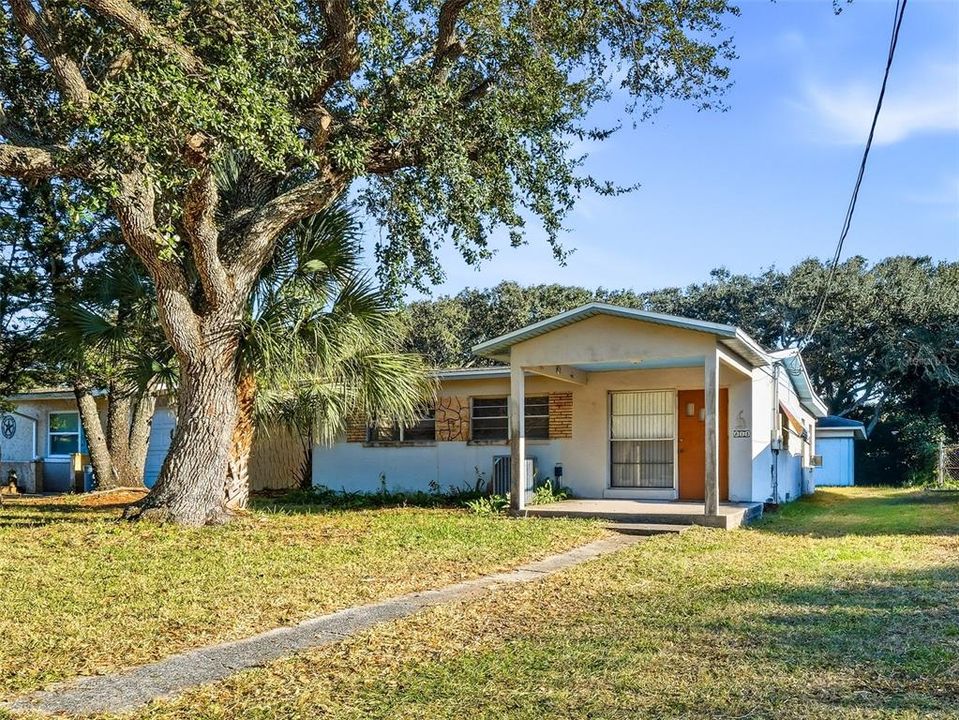 For Sale: $439,000 (3 beds, 2 baths, 1044 Square Feet)