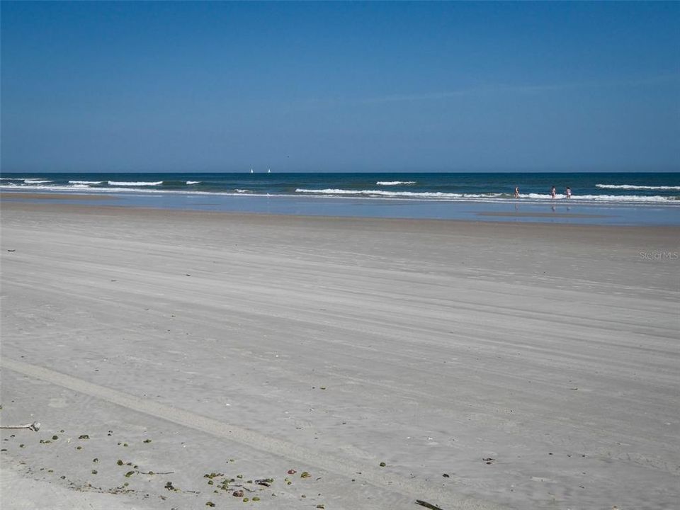 For Sale: $439,000 (3 beds, 2 baths, 1044 Square Feet)