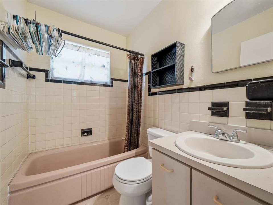 For Sale: $439,000 (3 beds, 2 baths, 1044 Square Feet)