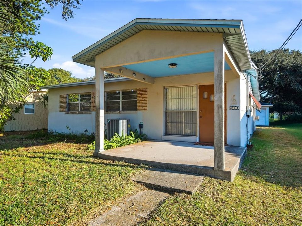 For Sale: $439,000 (3 beds, 2 baths, 1044 Square Feet)