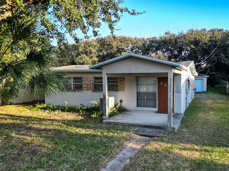 For Sale: $439,000 (3 beds, 2 baths, 1044 Square Feet)