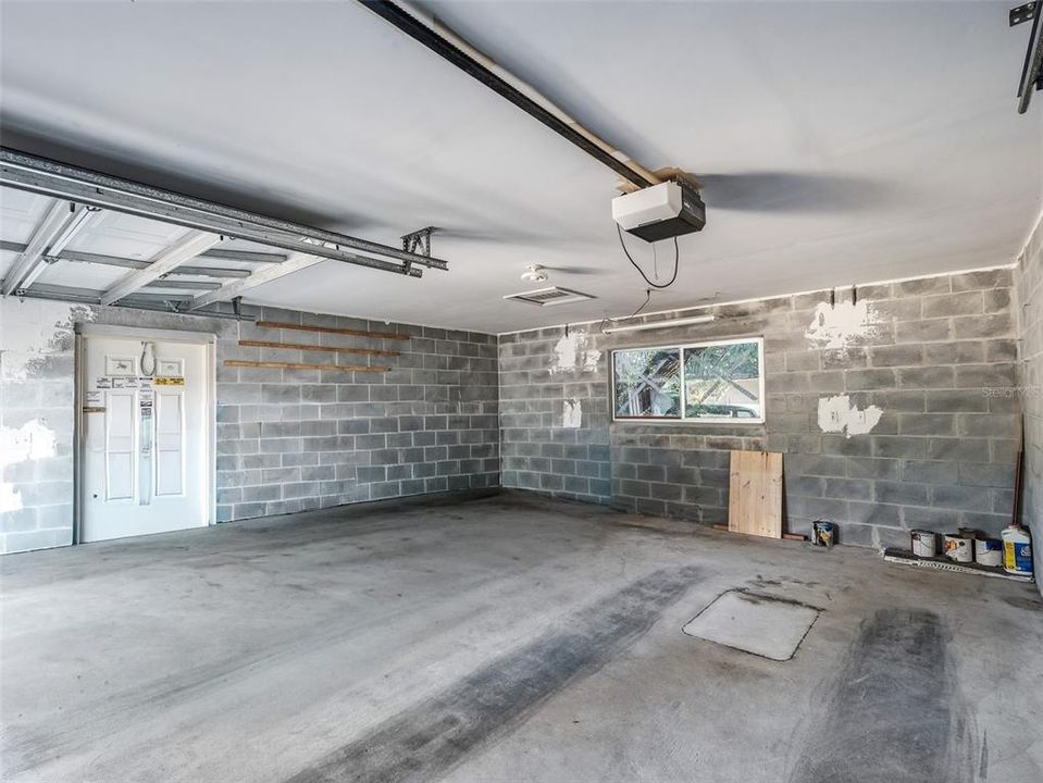 For Sale: $439,000 (3 beds, 2 baths, 1044 Square Feet)