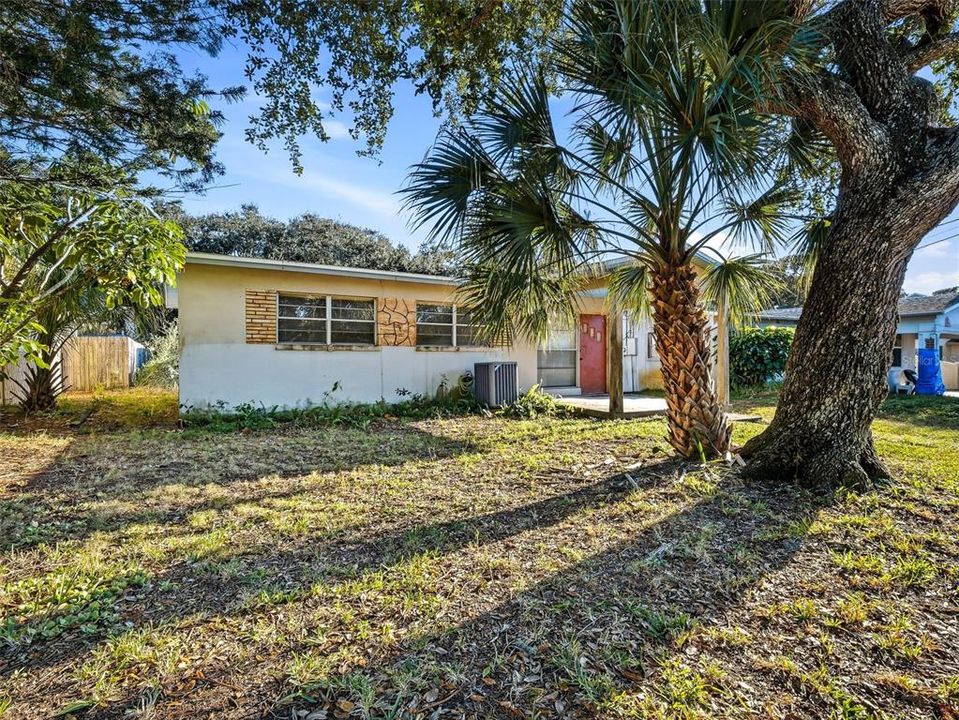 For Sale: $439,000 (3 beds, 2 baths, 1044 Square Feet)