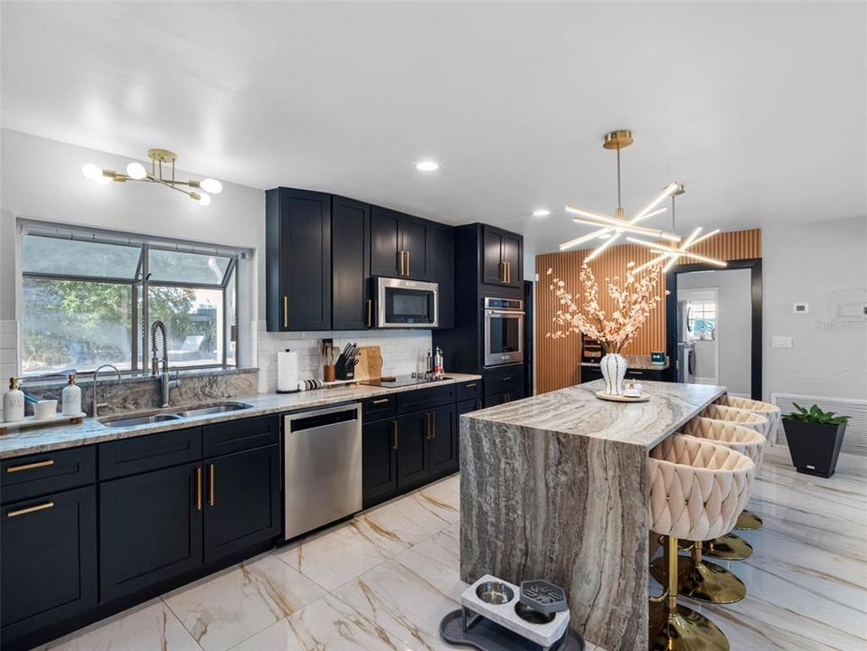 For Rent: $10,500 (3 beds, 2 baths, 3359 Square Feet)