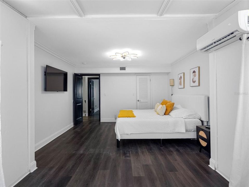 For Rent: $10,500 (3 beds, 2 baths, 3359 Square Feet)