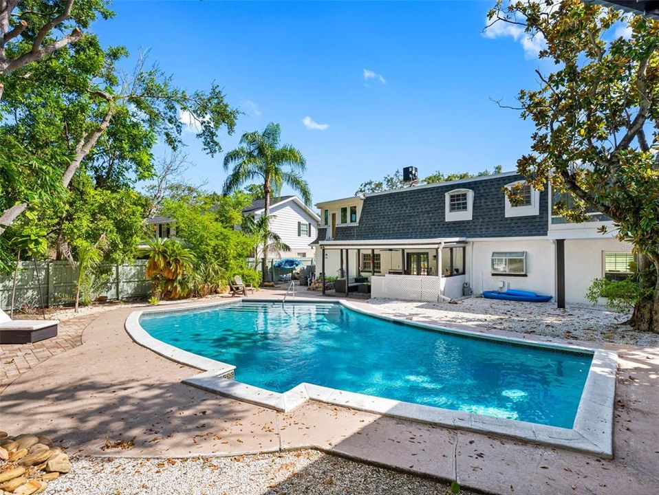 For Rent: $10,500 (3 beds, 2 baths, 3359 Square Feet)