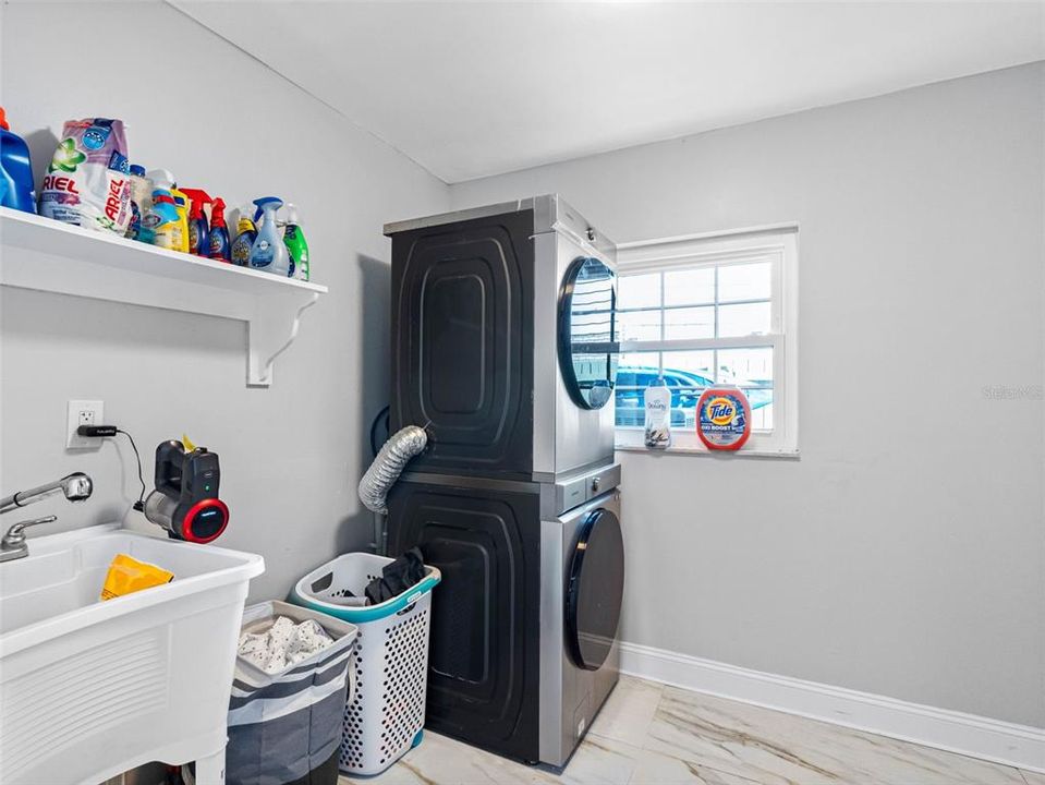 For Rent: $10,500 (3 beds, 2 baths, 3359 Square Feet)