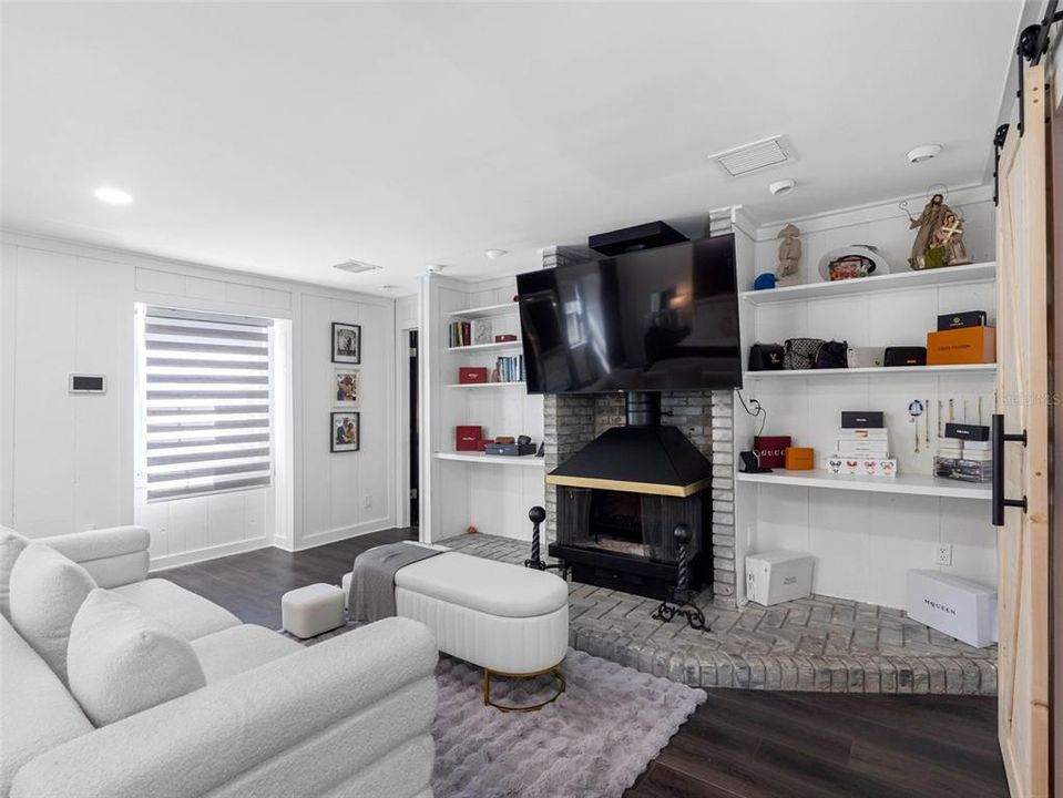 For Rent: $10,500 (3 beds, 2 baths, 3359 Square Feet)