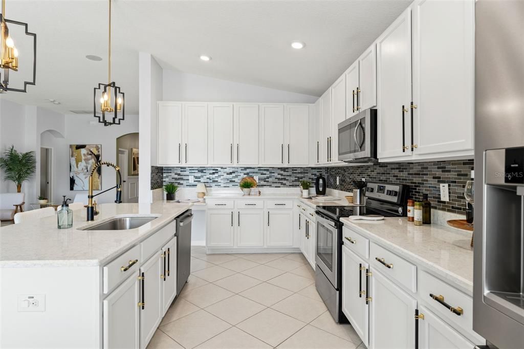 待售: $414,990 (4 贝兹, 2 浴室, 2080 平方英尺)