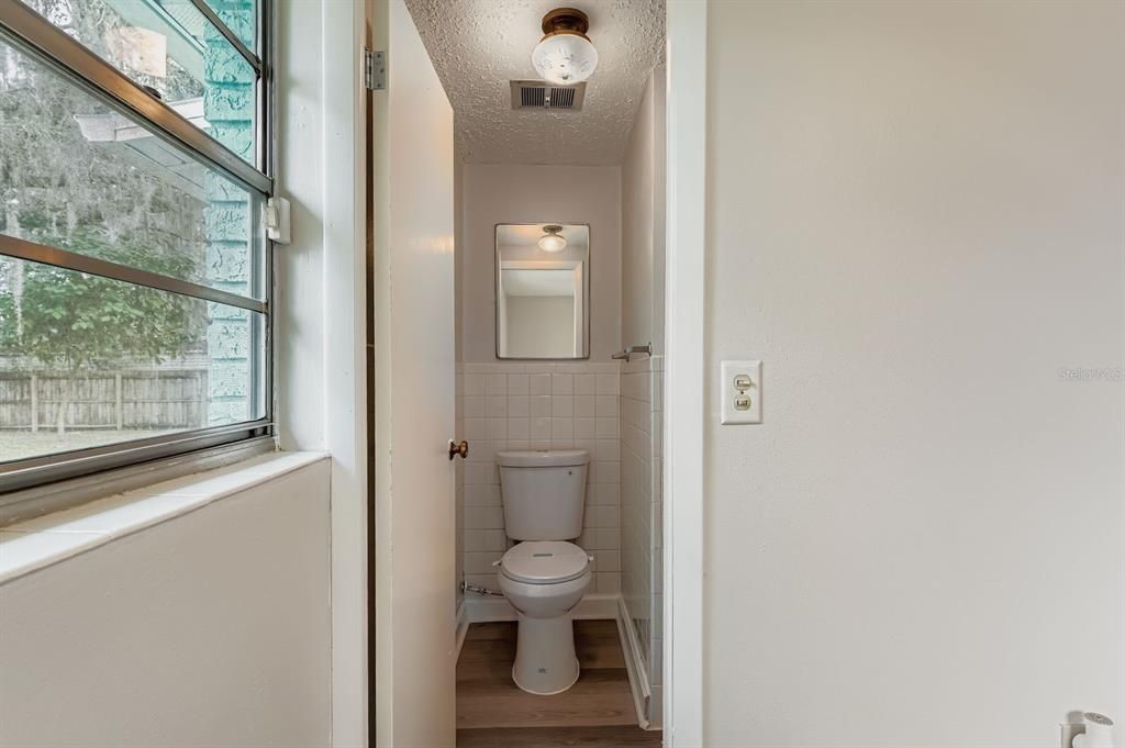 For Sale: $250,000 (3 beds, 2 baths, 1096 Square Feet)