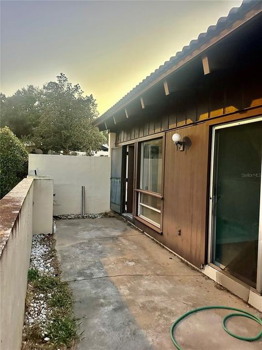 待售: $219,000 (2 贝兹, 2 浴室, 1328 平方英尺)