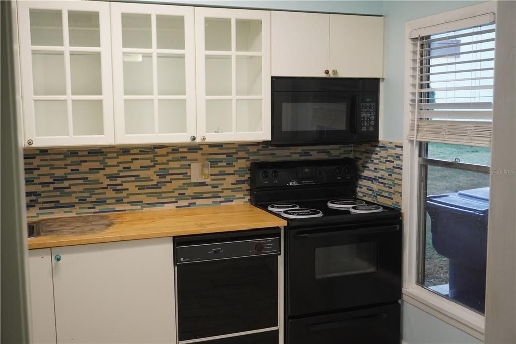 待售: $219,000 (2 贝兹, 2 浴室, 1328 平方英尺)