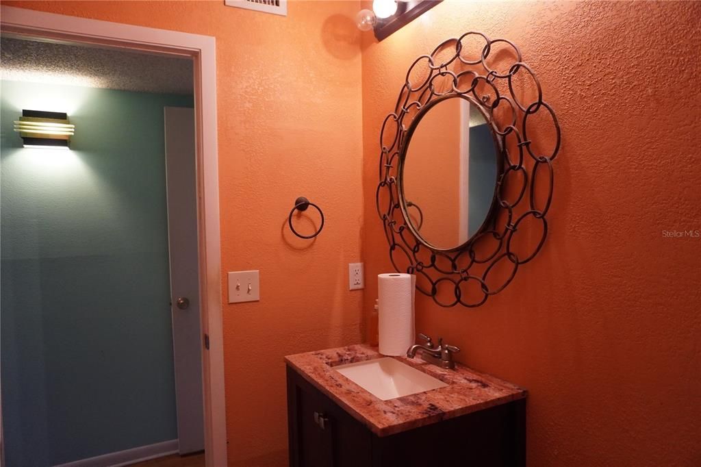 待售: $219,000 (2 贝兹, 2 浴室, 1328 平方英尺)