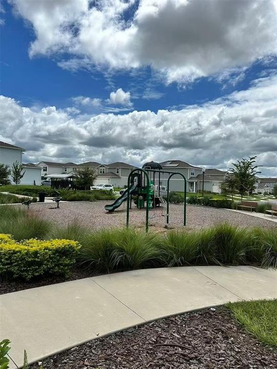 For Rent: $2,700 (5 beds, 3 baths, 2616 Square Feet)