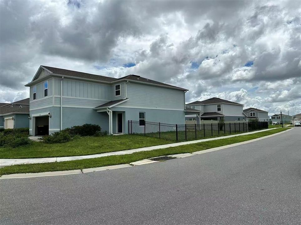 For Rent: $2,700 (5 beds, 3 baths, 2616 Square Feet)