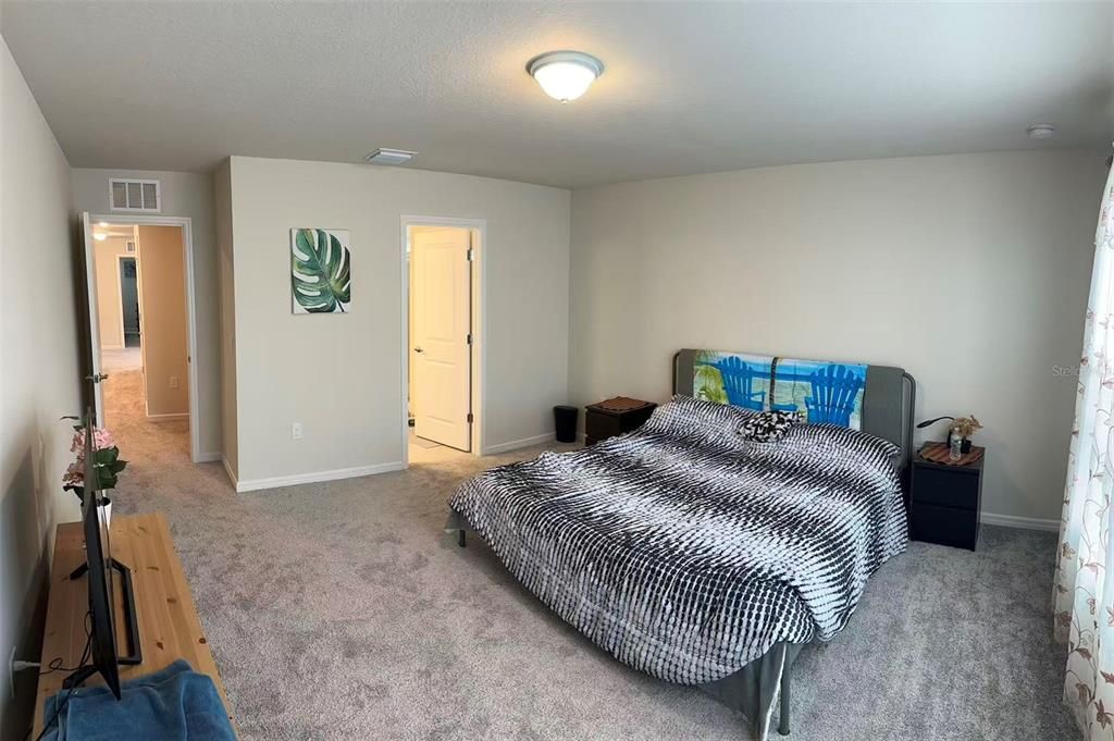 For Rent: $2,700 (5 beds, 3 baths, 2616 Square Feet)