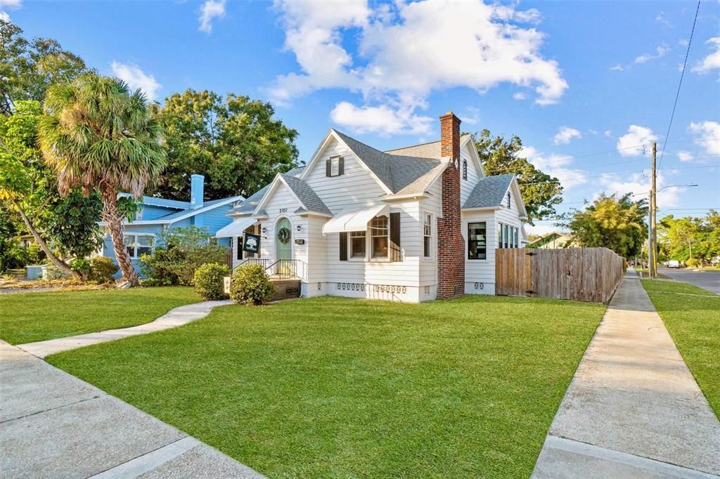 For Sale: $790,000 (3 beds, 2 baths, 1618 Square Feet)