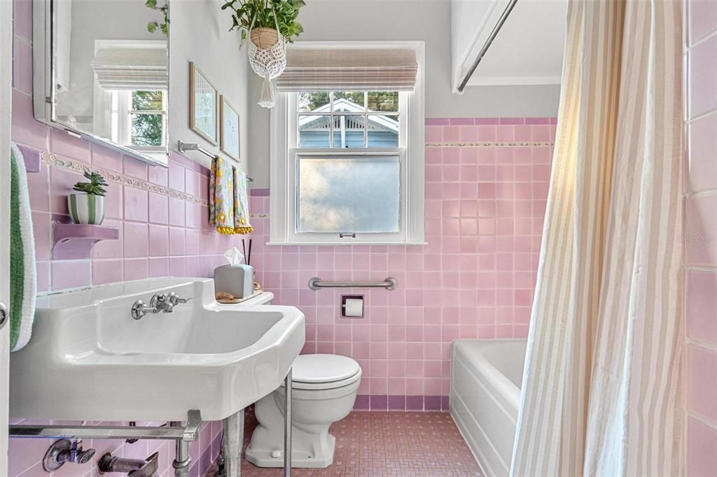 For Sale: $790,000 (3 beds, 2 baths, 1618 Square Feet)