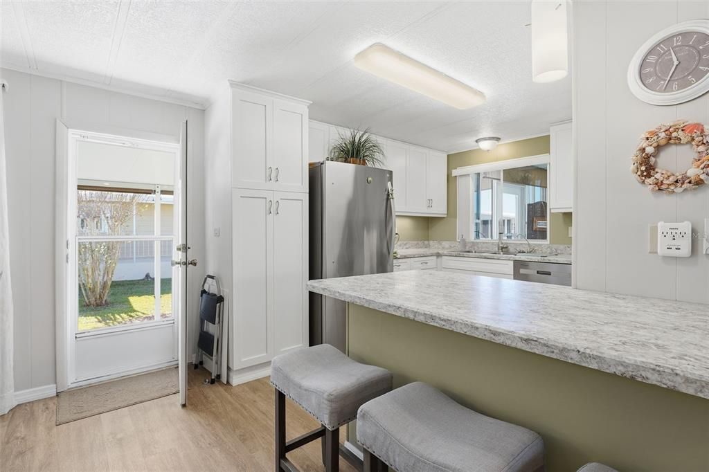 For Sale: $149,750 (2 beds, 2 baths, 1255 Square Feet)