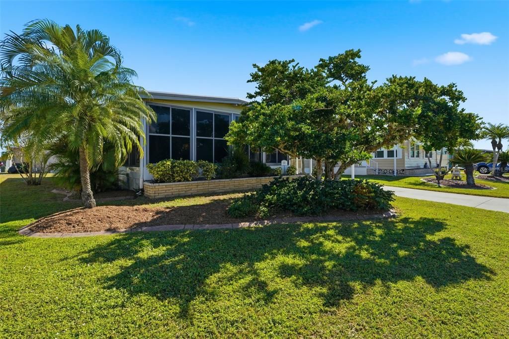 For Sale: $149,750 (2 beds, 2 baths, 1255 Square Feet)