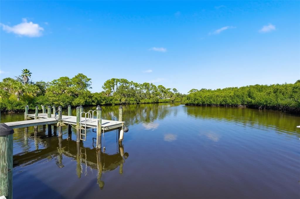 For Sale: $149,750 (2 beds, 2 baths, 1255 Square Feet)