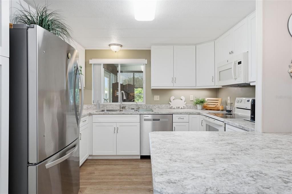 For Sale: $149,750 (2 beds, 2 baths, 1255 Square Feet)