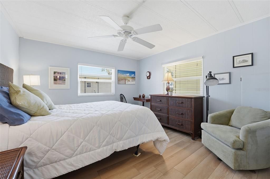 For Sale: $149,750 (2 beds, 2 baths, 1255 Square Feet)