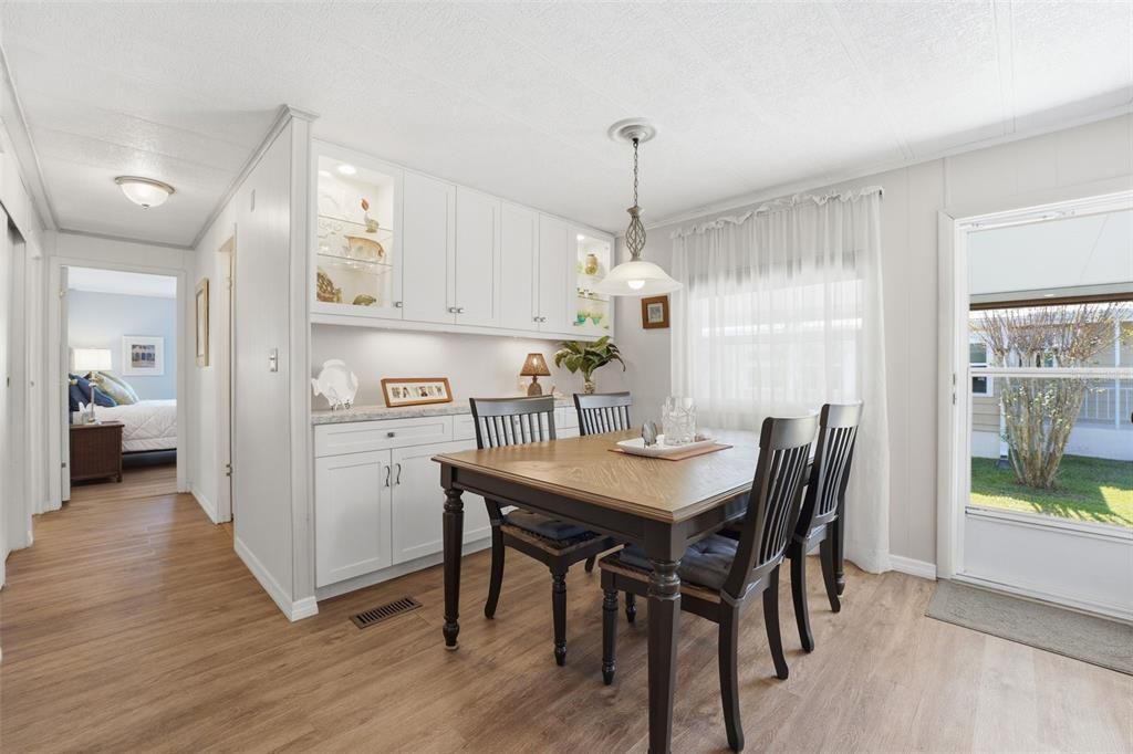 For Sale: $149,750 (2 beds, 2 baths, 1255 Square Feet)