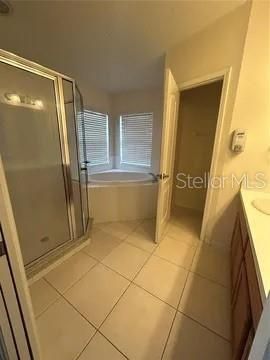 For Rent: $1,895 (4 beds, 2 baths, 1995 Square Feet)