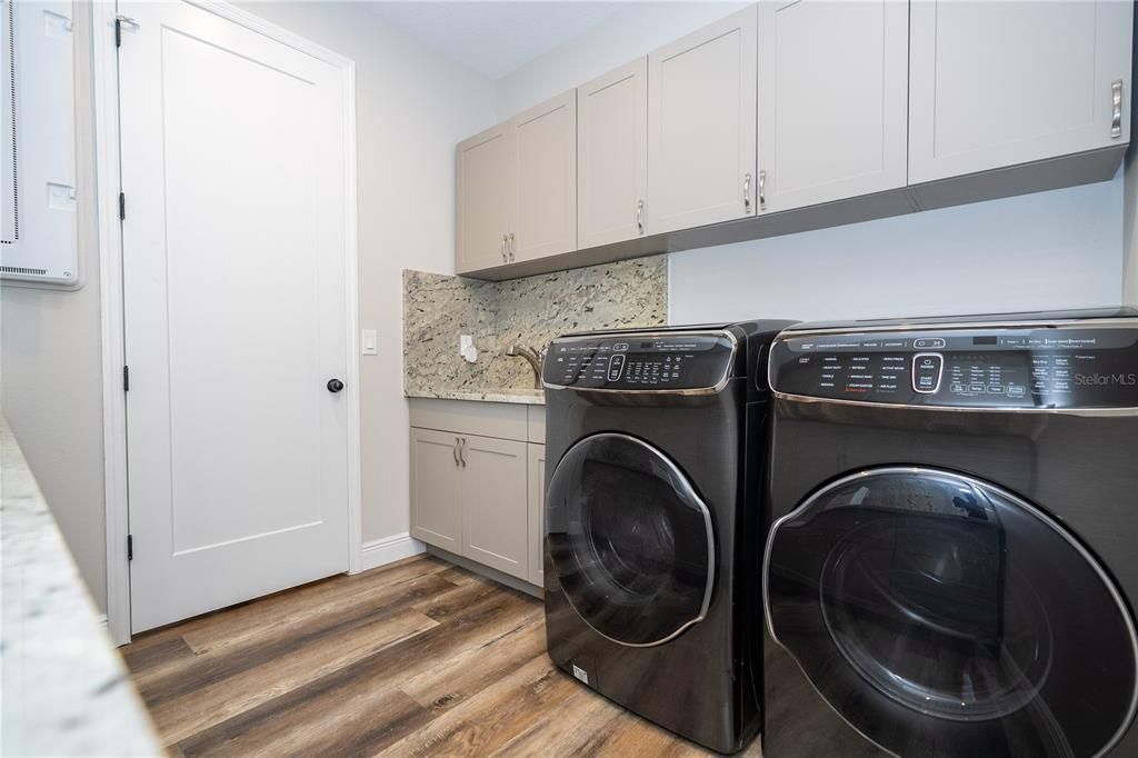 For Sale: $1,270,000 (5 beds, 3 baths, 3906 Square Feet)