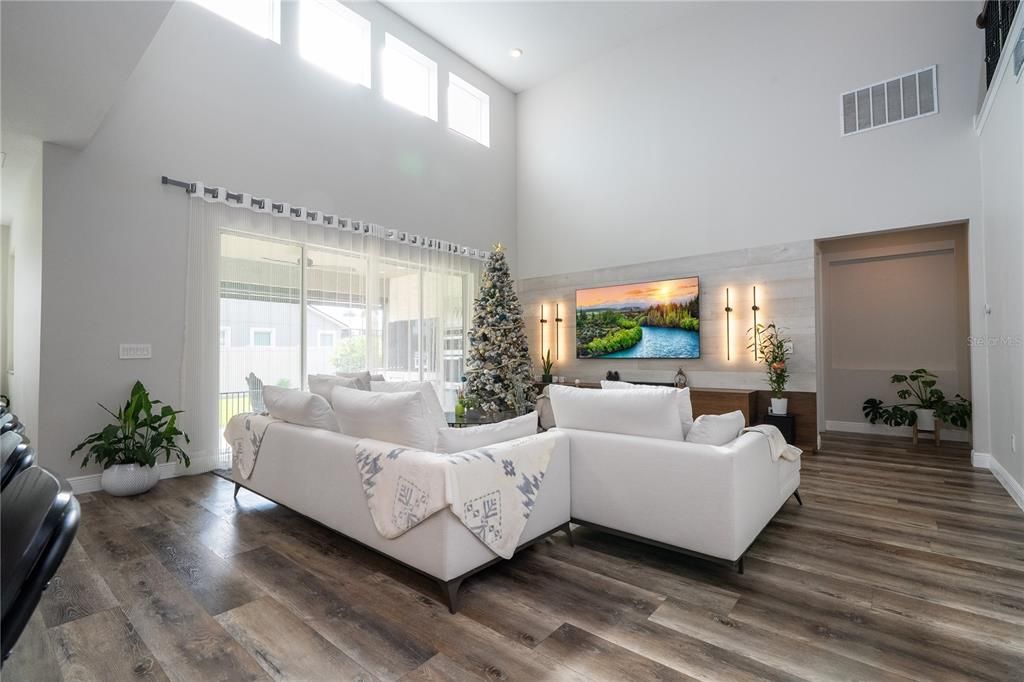 For Sale: $1,270,000 (5 beds, 3 baths, 3906 Square Feet)